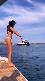 Tuvana Türkay feet photo thumbnail