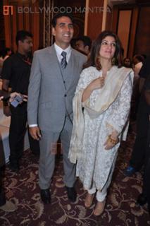 Twinkle Khanna feet photo thumbnail