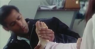 Twinkle Khanna feet photo thumbnail