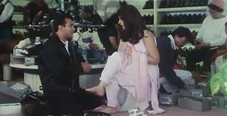 Twinkle Khanna feet photo thumbnail