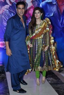 Twinkle Khanna feet photo thumbnail