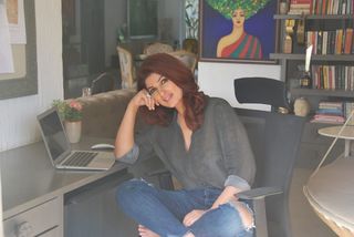 Twinkle Khanna feet photo thumbnail