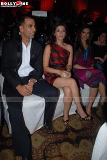 Twinkle Khanna feet photo thumbnail