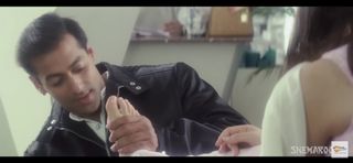 Twinkle Khanna feet photo thumbnail