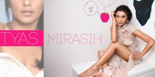 Tyas Mirasih feet photo 15