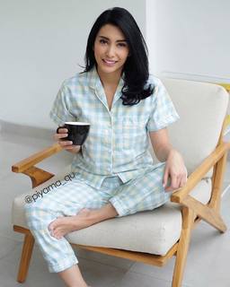 Tyas Mirasih feet photo 12