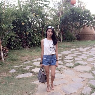 Tyas Mirasih feet photo 12