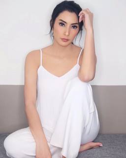 Tyas Mirasih feet photo 6