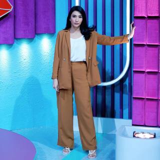 Tyas Mirasih feet photo 10