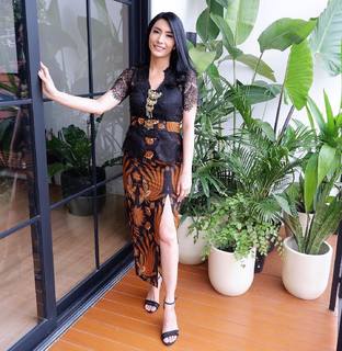 Tyas Mirasih feet photo 8