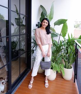 Tyas Mirasih feet photo 17