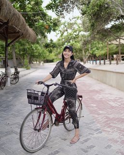 Tyas Mirasih feet photo 7