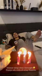 Tyas Mirasih feet photo 6