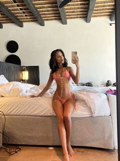Tyla feet photo thumbnail