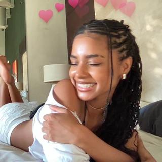 Tyla feet photo thumbnail