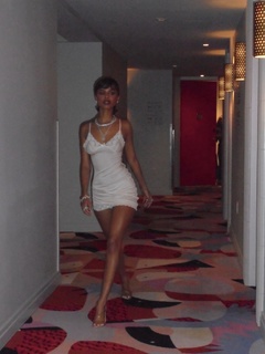 Tyla feet photo thumbnail