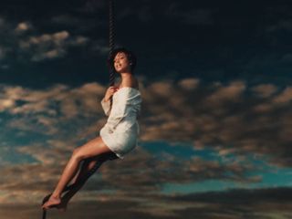 Tyla feet photo thumbnail
