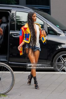 Tyla feet photo thumbnail