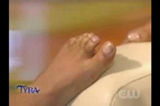Tyra Banks feet photo thumbnail