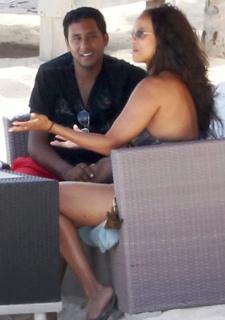 Tyra Banks feet photo thumbnail