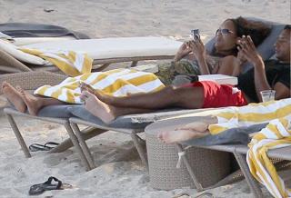 Tyra Banks feet photo thumbnail