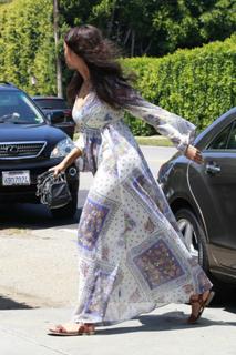Tyra Banks feet photo thumbnail