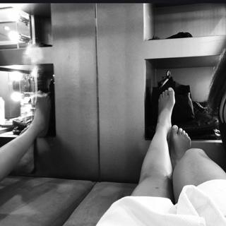 Tyra Banks feet photo thumbnail
