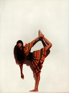 Tyra Banks feet photo thumbnail
