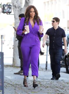 Tyra Banks feet photo thumbnail