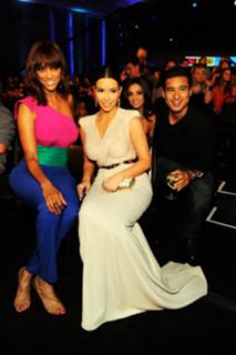 Tyra Banks feet photo thumbnail