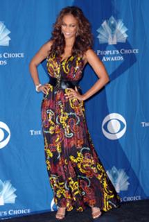 Tyra Banks feet photo thumbnail