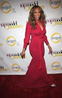Tyra Banks feet photo thumbnail
