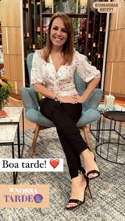 Tânia Ribas de Oliveira feet photo 17