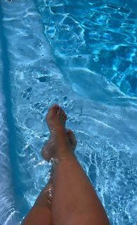 Tânia Ribas de Oliveira feet photo 13