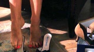 Téa Leoni feet photo thumbnail