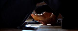 Téa Leoni feet photo thumbnail