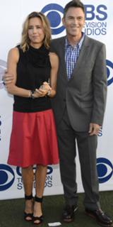 Téa Leoni feet photo thumbnail