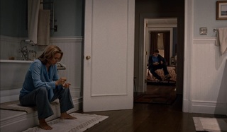 Téa Leoni feet photo thumbnail