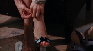 Téa Leoni feet photo thumbnail