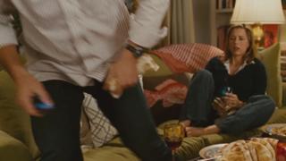 Téa Leoni feet photo thumbnail
