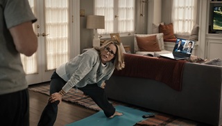 Téa Leoni feet photo thumbnail
