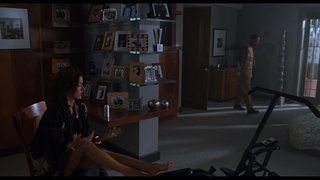 Téa Leoni feet photo thumbnail
