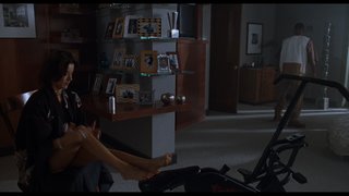 Téa Leoni feet photo thumbnail