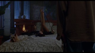 Téa Leoni feet photo thumbnail