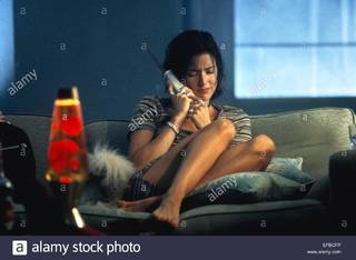 Téa Leoni feet photo thumbnail