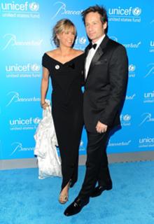Téa Leoni feet photo thumbnail