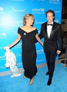 Téa Leoni feet photo thumbnail