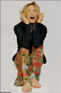 Téa Leoni feet photo thumbnail