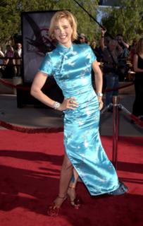 Téa Leoni feet photo thumbnail
