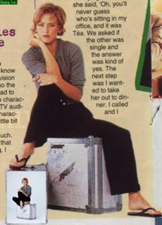 Téa Leoni feet photo thumbnail